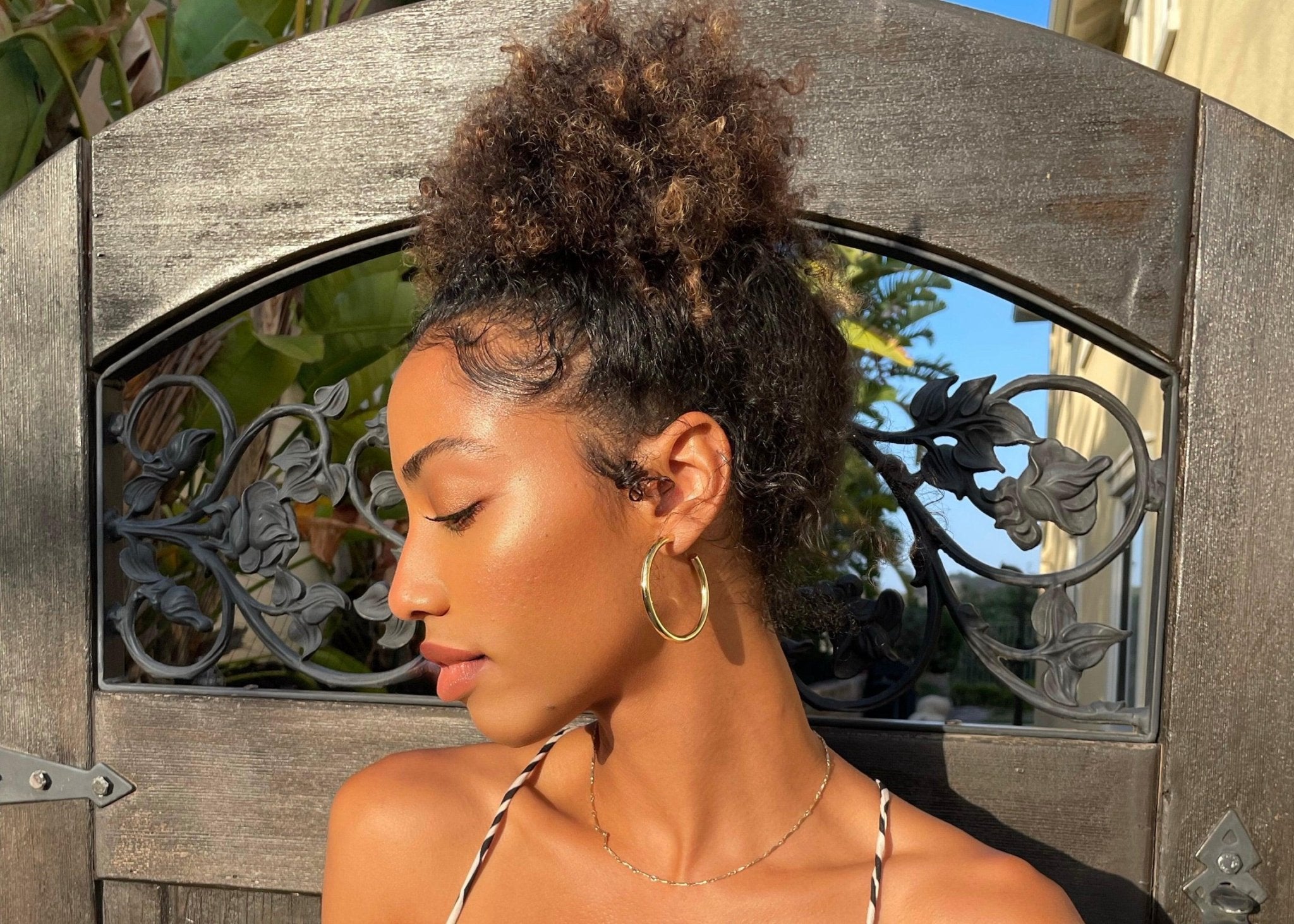 4 Updos To Match Your Seriously Stylish Earrings - Simone The Label