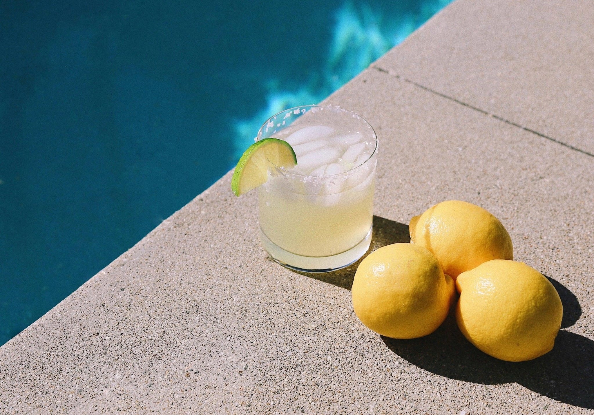 Drink Recipes for Your Summer Events and the Perfect Gold Jewelry to Match - Simone The Label